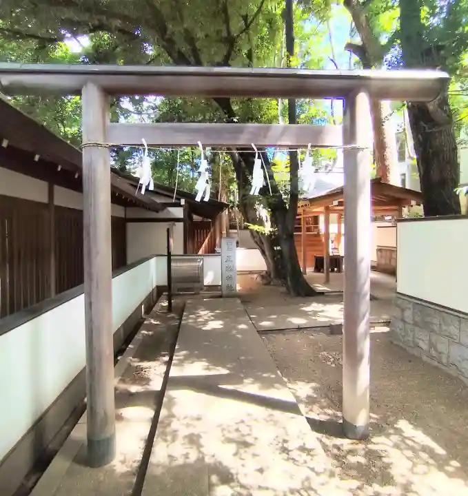 正松神社の{uncategorized: "未分類", other: "その他", undefined: "問題あり", building: "その他建物", grave: "お墓", sacred_gate: "鳥居", guardian: "狛犬", statue: "像", buddha: "仏像", history: "歴史", nature: "自然", garden: "庭園", animal: "動物", pagoda: "塔", temizu: "手水舎", mountain_gate: "山門・神門", sanctuary: "本殿・本堂", subordinate: "末社・摂社", art: "芸術", scenery: "景色", jizo: "地蔵", ema: "絵馬", goshuin: "御朱印", omikuji: "おみくじ", items: "授与品その他", amulet: "お守り", goshuincho: "御朱印帳", eats: "食事", festival: "お祭り", votive_dance: "神楽", shichigosan: "七五三参", wedding: "結婚式", experience: "体験その他", initially: "初詣", around: "周辺", anti_infection: "感染症対策"}
