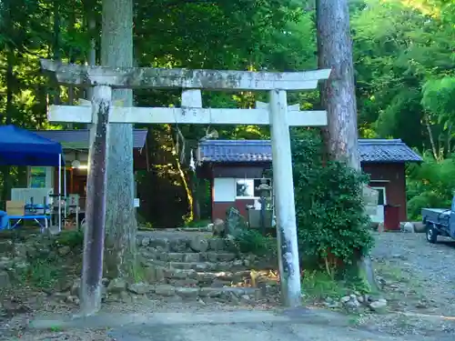 白山神社の鳥居