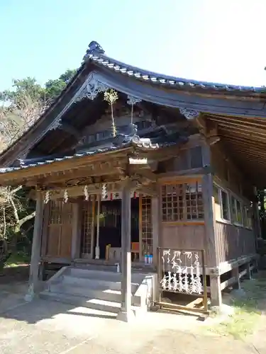 鎮懐石八幡宮の本殿