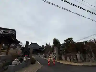 天性寺の{uncategorized: "未分類", other: "その他", undefined: "問題あり", building: "その他建物", grave: "お墓", sacred_gate: "鳥居", guardian: "狛犬", statue: "像", buddha: "仏像", history: "歴史", nature: "自然", garden: "庭園", animal: "動物", pagoda: "塔", temizu: "手水舎", mountain_gate: "山門・神門", sanctuary: "本殿・本堂", subordinate: "末社・摂社", art: "芸術", scenery: "景色", jizo: "地蔵", ema: "絵馬", goshuin: "御朱印", omikuji: "おみくじ", items: "授与品その他", amulet: "お守り", goshuincho: "御朱印帳", eats: "食事", festival: "お祭り", votive_dance: "神楽", shichigosan: "七五三参", wedding: "結婚式", experience: "体験その他", initially: "初詣", around: "周辺", anti_infection: "感染症対策"}