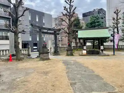 千束稲荷神社の{uncategorized: "未分類", other: "その他", undefined: "問題あり", building: "その他建物", grave: "お墓", sacred_gate: "鳥居", guardian: "狛犬", statue: "像", buddha: "仏像", history: "歴史", nature: "自然", garden: "庭園", animal: "動物", pagoda: "塔", temizu: "手水舎", mountain_gate: "山門・神門", sanctuary: "本殿・本堂", subordinate: "末社・摂社", art: "芸術", scenery: "景色", jizo: "地蔵", ema: "絵馬", goshuin: "御朱印", omikuji: "おみくじ", items: "授与品その他", amulet: "お守り", goshuincho: "御朱印帳", eats: "食事", festival: "お祭り", votive_dance: "神楽", shichigosan: "七五三参", wedding: "結婚式", experience: "体験その他", initially: "初詣", around: "周辺", anti_infection: "感染症対策"}