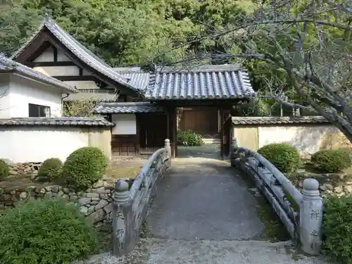 金剛寺の山門