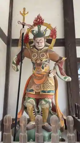 叡福寺の像