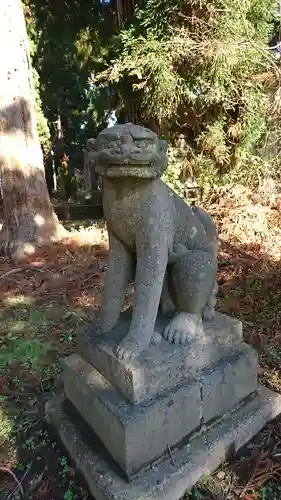 神明神社の狛犬