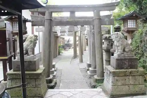 銭洗弁財天宇賀福神社の鳥居