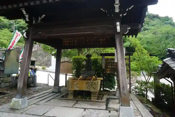 岐阜善光寺の手水舎