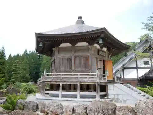 八海山尊神社の建物その他