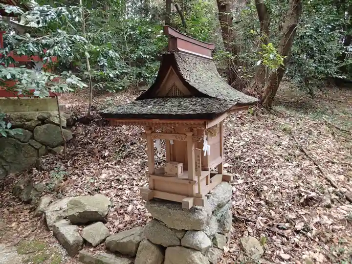 高鴨神社の末社・摂社