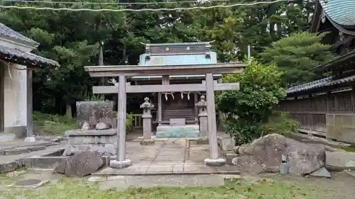 鶴谷八幡宮の末社