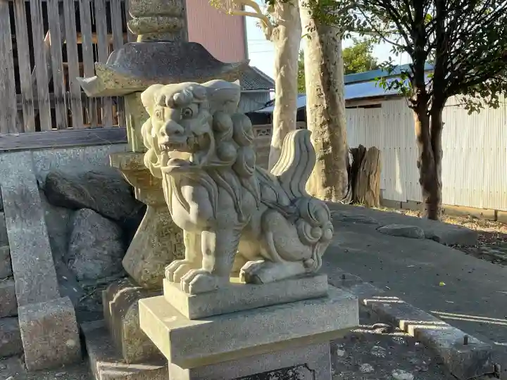 八雲神社(西肥留町)の{uncategorized: "未分類", other: "その他", undefined: "問題あり", building: "その他建物", grave: "お墓", sacred_gate: "鳥居", guardian: "狛犬", statue: "像", buddha: "仏像", history: "歴史", nature: "自然", garden: "庭園", animal: "動物", pagoda: "塔", temizu: "手水舎", mountain_gate: "山門・神門", sanctuary: "本殿・本堂", subordinate: "末社・摂社", art: "芸術", scenery: "景色", jizo: "地蔵", ema: "絵馬", goshuin: "御朱印", omikuji: "おみくじ", items: "授与品その他", amulet: "お守り", goshuincho: "御朱印帳", eats: "食事", festival: "お祭り", votive_dance: "神楽", shichigosan: "七五三参", wedding: "結婚式", experience: "体験その他", initially: "初詣", around: "周辺", anti_infection: "感染症対策"}