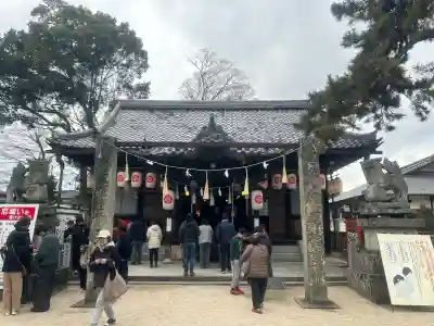 素盞嗚神社の{uncategorized: "未分類", other: "その他", undefined: "問題あり", building: "その他建物", grave: "お墓", sacred_gate: "鳥居", guardian: "狛犬", statue: "像", buddha: "仏像", history: "歴史", nature: "自然", garden: "庭園", animal: "動物", pagoda: "塔", temizu: "手水舎", mountain_gate: "山門・神門", sanctuary: "本殿・本堂", subordinate: "末社・摂社", art: "芸術", scenery: "景色", jizo: "地蔵", ema: "絵馬", goshuin: "御朱印", omikuji: "おみくじ", items: "授与品その他", amulet: "お守り", goshuincho: "御朱印帳", eats: "食事", festival: "お祭り", votive_dance: "神楽", shichigosan: "七五三参", wedding: "結婚式", experience: "体験その他", initially: "初詣", around: "周辺", anti_infection: "感染症対策"}