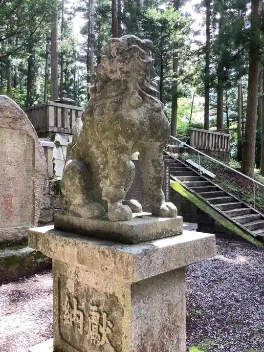 恵那神社の狛犬