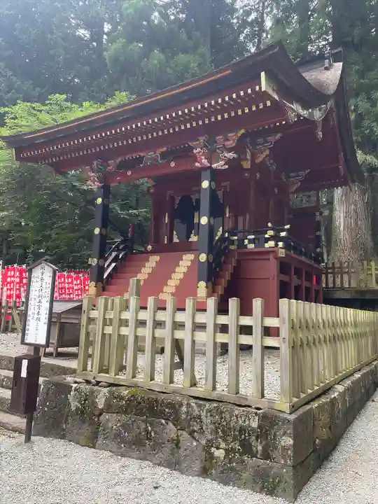 北口本宮冨士浅間神社の末社・摂社