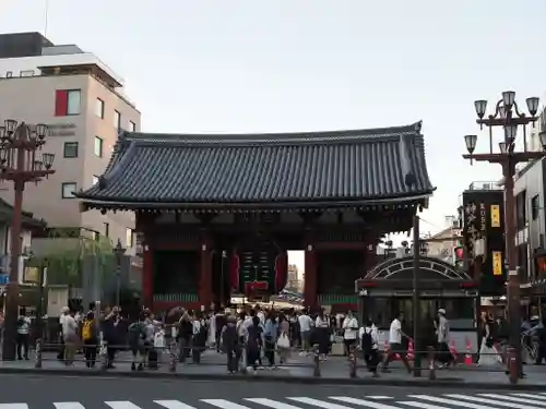 浅草寺の山門・神門