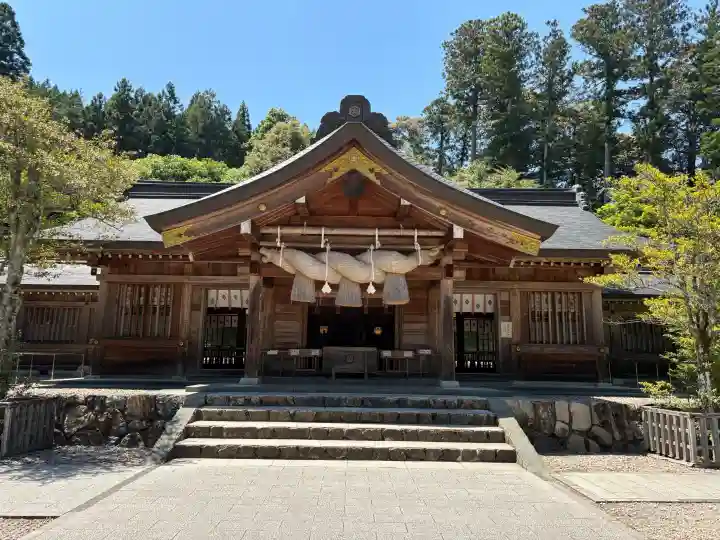 熊野大社の{uncategorized: "未分類", other: "その他", undefined: "問題あり", building: "その他建物", grave: "お墓", sacred_gate: "鳥居", guardian: "狛犬", statue: "像", buddha: "仏像", history: "歴史", nature: "自然", garden: "庭園", animal: "動物", pagoda: "塔", temizu: "手水舎", mountain_gate: "山門・神門", sanctuary: "本殿・本堂", subordinate: "末社・摂社", art: "芸術", scenery: "景色", jizo: "地蔵", ema: "絵馬", goshuin: "御朱印", omikuji: "おみくじ", items: "授与品その他", amulet: "お守り", goshuincho: "御朱印帳", eats: "食事", festival: "お祭り", votive_dance: "神楽", shichigosan: "七五三参", wedding: "結婚式", experience: "体験その他", initially: "初詣", around: "周辺", anti_infection: "感染症対策"}
