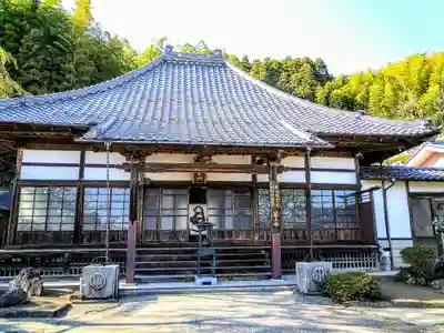 威徳寺の本殿・本堂
