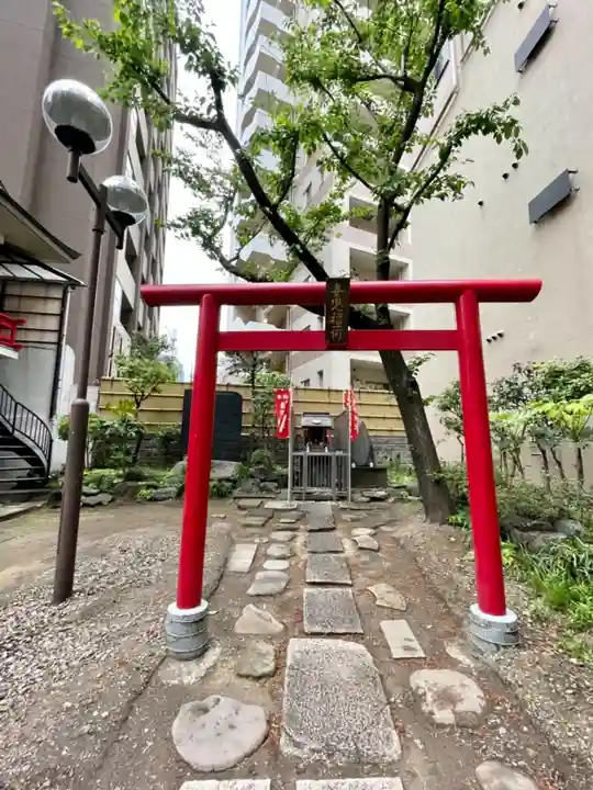 妻戀神社の鳥居