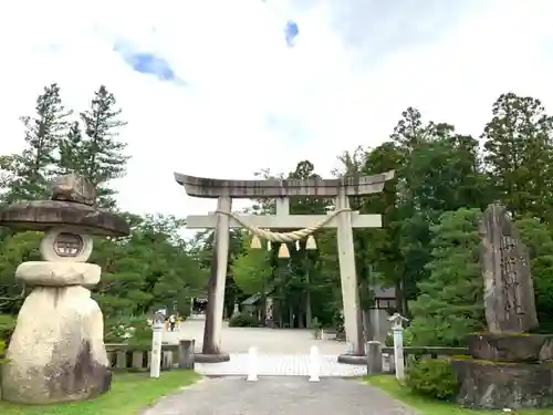 越中一宮 髙瀬神社の鳥居