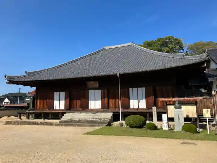 萬福寺の本殿・本堂