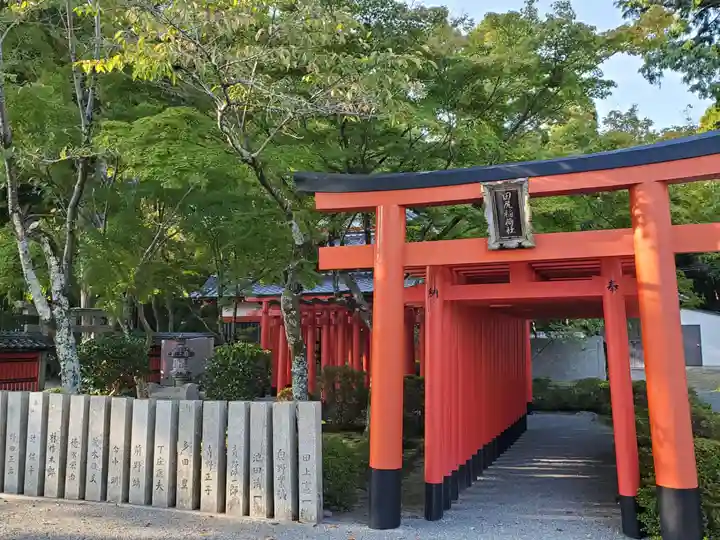 多田神社の末社・摂社