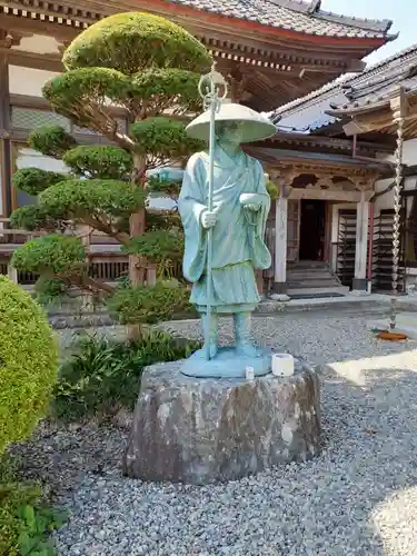 長圓寺の像