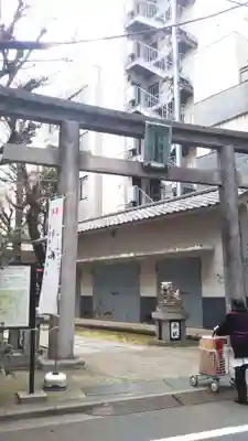 銀杏岡八幡神社の鳥居