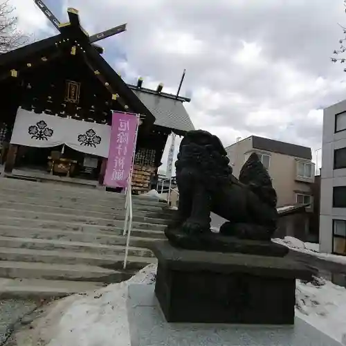 札幌諏訪神社の狛犬