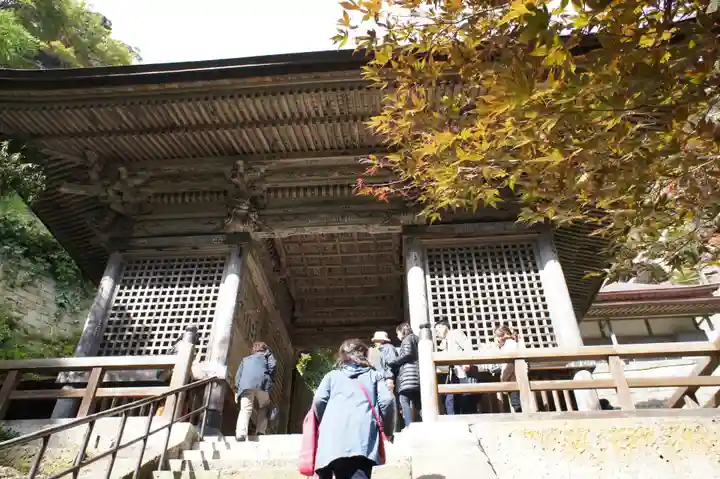 宝珠山 立石寺の山門・神門