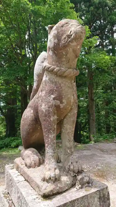 下山神社の狛犬