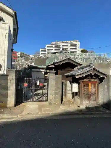 葬頭河のおばあさんの{uncategorized: "未分類", other: "その他", undefined: "問題あり", building: "その他建物", grave: "お墓", sacred_gate: "鳥居", guardian: "狛犬", statue: "像", buddha: "仏像", history: "歴史", nature: "自然", garden: "庭園", animal: "動物", pagoda: "塔", temizu: "手水舎", mountain_gate: "山門・神門", sanctuary: "本殿・本堂", subordinate: "末社・摂社", art: "芸術", scenery: "景色", jizo: "地蔵", ema: "絵馬", goshuin: "御朱印", omikuji: "おみくじ", items: "授与品その他", amulet: "お守り", goshuincho: "御朱印帳", eats: "食事", festival: "お祭り", votive_dance: "神楽", shichigosan: "七五三参", wedding: "結婚式", experience: "体験その他", initially: "初詣", around: "周辺", anti_infection: "感染症対策"}