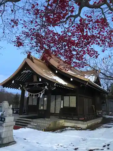 西の里神社の本殿