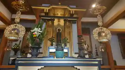 照蓮坊の本殿・本堂