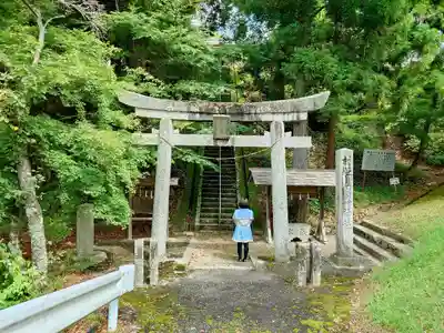 白鳥神社の鳥居