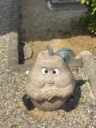 白國神社の{uncategorized: "未分類", other: "その他", undefined: "問題あり", building: "その他建物", grave: "お墓", sacred_gate: "鳥居", guardian: "狛犬", statue: "像", buddha: "仏像", history: "歴史", nature: "自然", garden: "庭園", animal: "動物", pagoda: "塔", temizu: "手水舎", mountain_gate: "山門・神門", sanctuary: "本殿・本堂", subordinate: "末社・摂社", art: "芸術", scenery: "景色", jizo: "地蔵", ema: "絵馬", goshuin: "御朱印", omikuji: "おみくじ", items: "授与品その他", amulet: "お守り", goshuincho: "御朱印帳", eats: "食事", festival: "お祭り", votive_dance: "神楽", shichigosan: "七五三参", wedding: "結婚式", experience: "体験その他", initially: "初詣", around: "周辺", anti_infection: "感染症対策"}