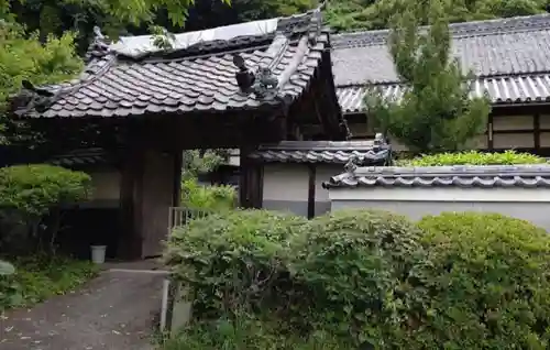 持宝院の山門