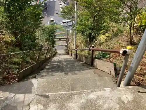 思金神社の{uncategorized: "未分類", other: "その他", undefined: "問題あり", building: "その他建物", grave: "お墓", sacred_gate: "鳥居", guardian: "狛犬", statue: "像", buddha: "仏像", history: "歴史", nature: "自然", garden: "庭園", animal: "動物", pagoda: "塔", temizu: "手水舎", mountain_gate: "山門・神門", sanctuary: "本殿・本堂", subordinate: "末社・摂社", art: "芸術", scenery: "景色", jizo: "地蔵", ema: "絵馬", goshuin: "御朱印", omikuji: "おみくじ", items: "授与品その他", amulet: "お守り", goshuincho: "御朱印帳", eats: "食事", festival: "お祭り", votive_dance: "神楽", shichigosan: "七五三参", wedding: "結婚式", experience: "体験その他", initially: "初詣", around: "周辺", anti_infection: "感染症対策"}