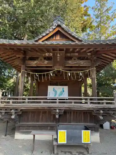 進雄神社の{uncategorized: "未分類", other: "その他", undefined: "問題あり", building: "その他建物", grave: "お墓", sacred_gate: "鳥居", guardian: "狛犬", statue: "像", buddha: "仏像", history: "歴史", nature: "自然", garden: "庭園", animal: "動物", pagoda: "塔", temizu: "手水舎", mountain_gate: "山門・神門", sanctuary: "本殿・本堂", subordinate: "末社・摂社", art: "芸術", scenery: "景色", jizo: "地蔵", ema: "絵馬", goshuin: "御朱印", omikuji: "おみくじ", items: "授与品その他", amulet: "お守り", goshuincho: "御朱印帳", eats: "食事", festival: "お祭り", votive_dance: "神楽", shichigosan: "七五三参", wedding: "結婚式", experience: "体験その他", initially: "初詣", around: "周辺", anti_infection: "感染症対策"}
