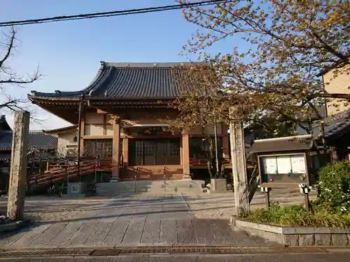 覚照寺の本殿・本堂