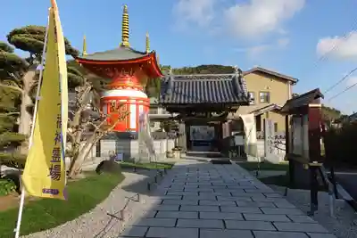 八浄寺の山門・神門