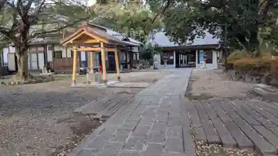 旦椋神社の庭園