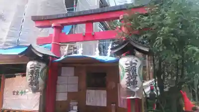 五十稲荷神社(栄寿稲荷神社)の鳥居