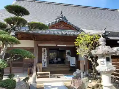 蓮花寺の本殿・本堂