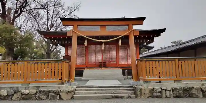 東寺鎮守八幡宮・東寺境内社八島殿の鳥居