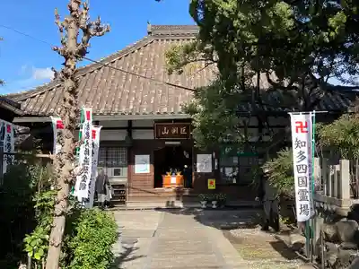 龍蔵寺の本殿・本堂