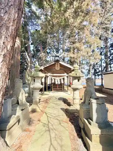 石鳥谷熊野神社の{uncategorized: "未分類", other: "その他", undefined: "問題あり", building: "その他建物", grave: "お墓", sacred_gate: "鳥居", guardian: "狛犬", statue: "像", buddha: "仏像", history: "歴史", nature: "自然", garden: "庭園", animal: "動物", pagoda: "塔", temizu: "手水舎", mountain_gate: "山門・神門", sanctuary: "本殿・本堂", subordinate: "末社・摂社", art: "芸術", scenery: "景色", jizo: "地蔵", ema: "絵馬", goshuin: "御朱印", omikuji: "おみくじ", items: "授与品その他", amulet: "お守り", goshuincho: "御朱印帳", eats: "食事", festival: "お祭り", votive_dance: "神楽", shichigosan: "七五三参", wedding: "結婚式", experience: "体験その他", initially: "初詣", around: "周辺", anti_infection: "感染症対策"}