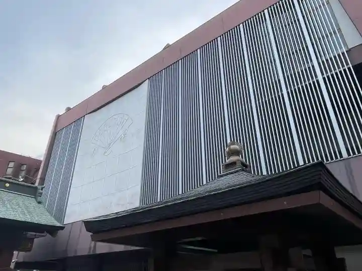とげぬき地蔵尊 高岩寺の{uncategorized: "未分類", other: "その他", undefined: "問題あり", building: "その他建物", grave: "お墓", sacred_gate: "鳥居", guardian: "狛犬", statue: "像", buddha: "仏像", history: "歴史", nature: "自然", garden: "庭園", animal: "動物", pagoda: "塔", temizu: "手水舎", mountain_gate: "山門・神門", sanctuary: "本殿・本堂", subordinate: "末社・摂社", art: "芸術", scenery: "景色", jizo: "地蔵", ema: "絵馬", goshuin: "御朱印", omikuji: "おみくじ", items: "授与品その他", amulet: "お守り", goshuincho: "御朱印帳", eats: "食事", festival: "お祭り", votive_dance: "神楽", shichigosan: "七五三参", wedding: "結婚式", experience: "体験その他", initially: "初詣", around: "周辺", anti_infection: "感染症対策"}