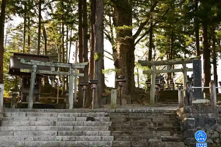 諏訪大社下社秋宮(長野県)