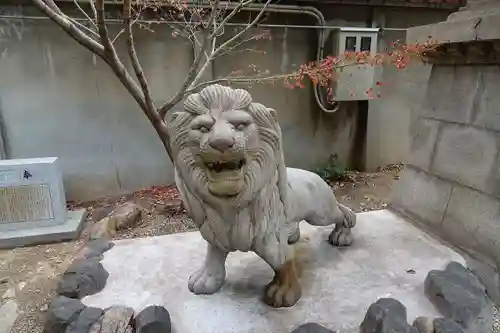 坐摩神社の像