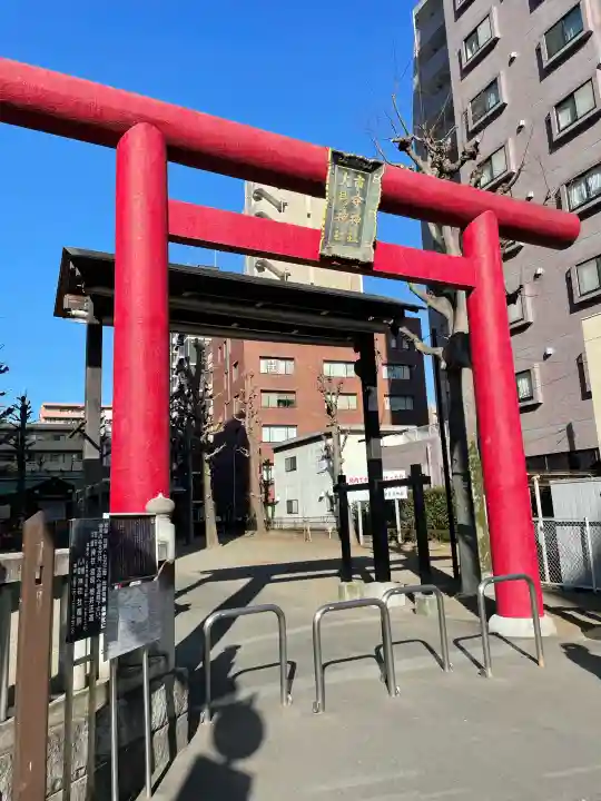 市守大鳥神社の{uncategorized: "未分類", other: "その他", undefined: "問題あり", building: "その他建物", grave: "お墓", sacred_gate: "鳥居", guardian: "狛犬", statue: "像", buddha: "仏像", history: "歴史", nature: "自然", garden: "庭園", animal: "動物", pagoda: "塔", temizu: "手水舎", mountain_gate: "山門・神門", sanctuary: "本殿・本堂", subordinate: "末社・摂社", art: "芸術", scenery: "景色", jizo: "地蔵", ema: "絵馬", goshuin: "御朱印", omikuji: "おみくじ", items: "授与品その他", amulet: "お守り", goshuincho: "御朱印帳", eats: "食事", festival: "お祭り", votive_dance: "神楽", shichigosan: "七五三参", wedding: "結婚式", experience: "体験その他", initially: "初詣", around: "周辺", anti_infection: "感染症対策"}