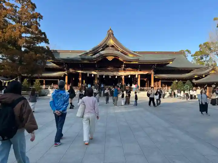 寒川神社の{uncategorized: "未分類", other: "その他", undefined: "問題あり", building: "その他建物", grave: "お墓", sacred_gate: "鳥居", guardian: "狛犬", statue: "像", buddha: "仏像", history: "歴史", nature: "自然", garden: "庭園", animal: "動物", pagoda: "塔", temizu: "手水舎", mountain_gate: "山門・神門", sanctuary: "本殿・本堂", subordinate: "末社・摂社", art: "芸術", scenery: "景色", jizo: "地蔵", ema: "絵馬", goshuin: "御朱印", omikuji: "おみくじ", items: "授与品その他", amulet: "お守り", goshuincho: "御朱印帳", eats: "食事", festival: "お祭り", votive_dance: "神楽", shichigosan: "七五三参", wedding: "結婚式", experience: "体験その他", initially: "初詣", around: "周辺", anti_infection: "感染症対策"}